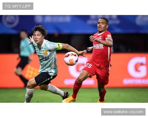 武汉羽毛球队意识争议引发热议球员表现与团队精神的深度探讨 武汉羽毛球队意识争议引发热议球员表现与团队精神的深度探讨