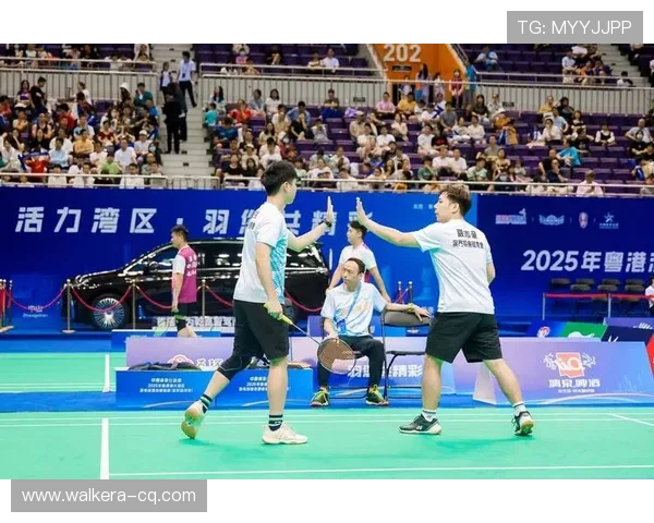 武汉羽毛球队比赛经验深度对比与启示分析