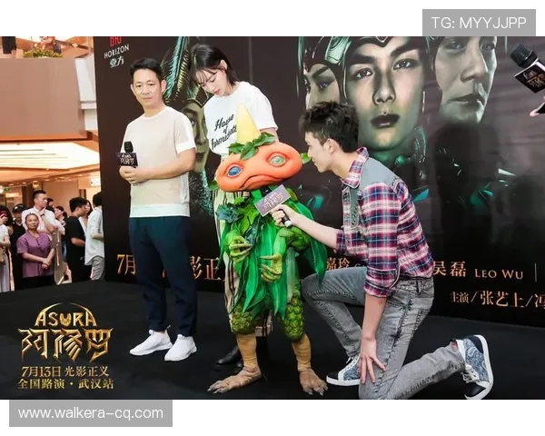 足球明星搞笑模仿小天鹅舞蹈引发全场欢笑瞬间 足球明星搞笑模仿小天鹅舞蹈引发全场欢笑瞬间